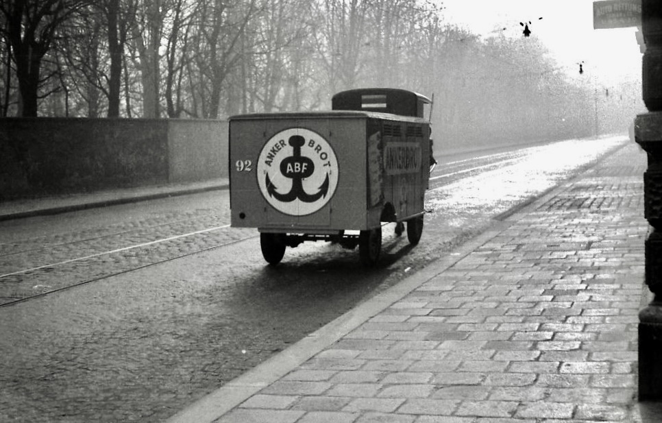 Ein Elektrokarren, vermutlich in der Rauscherstraße