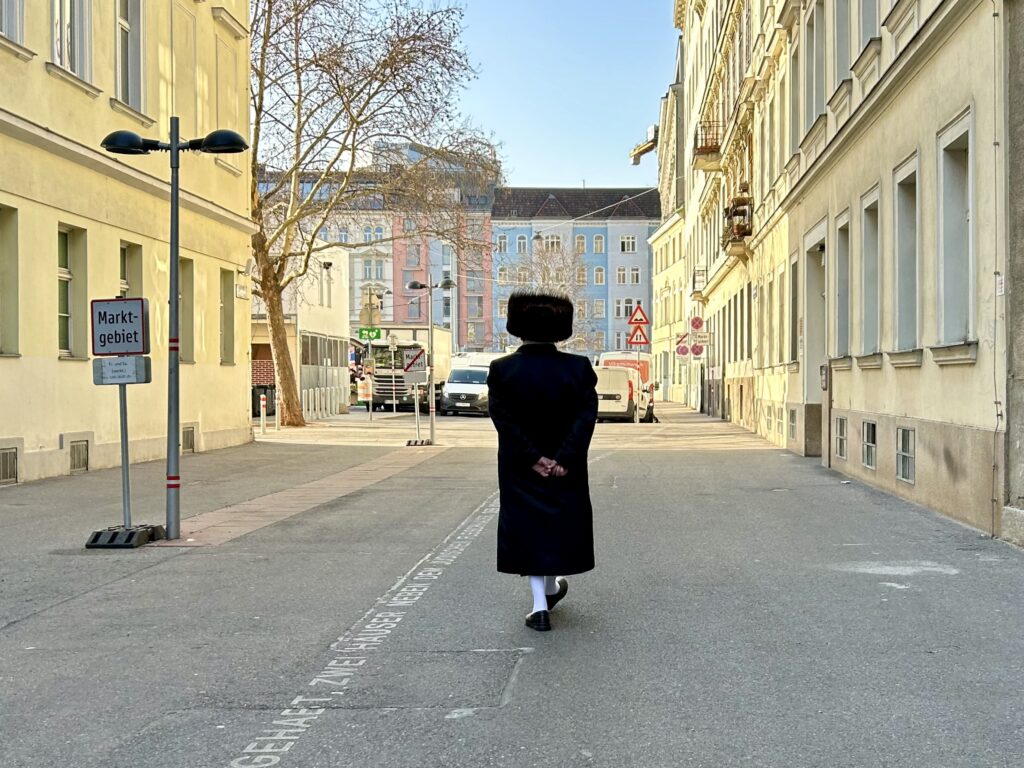 Ein orthodoxer Jude im Karmeliterviertel