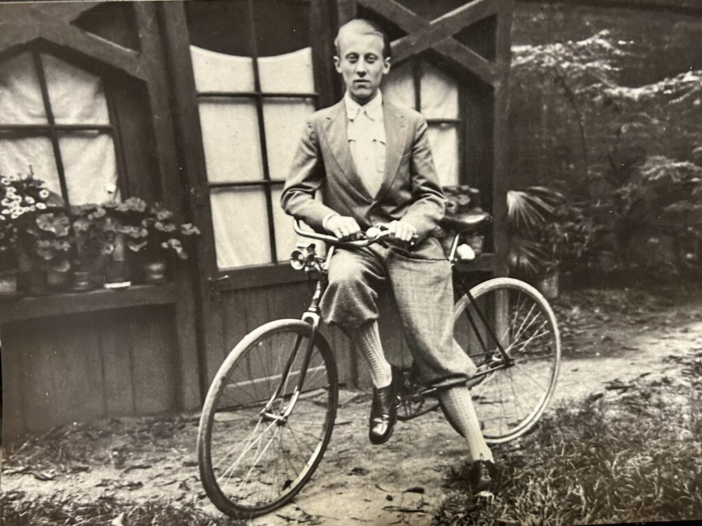 Der Firmengründer von Zweirad Ortner, Ludwig Ortner, auf einem Foto aus der Zwischenkriegszeit