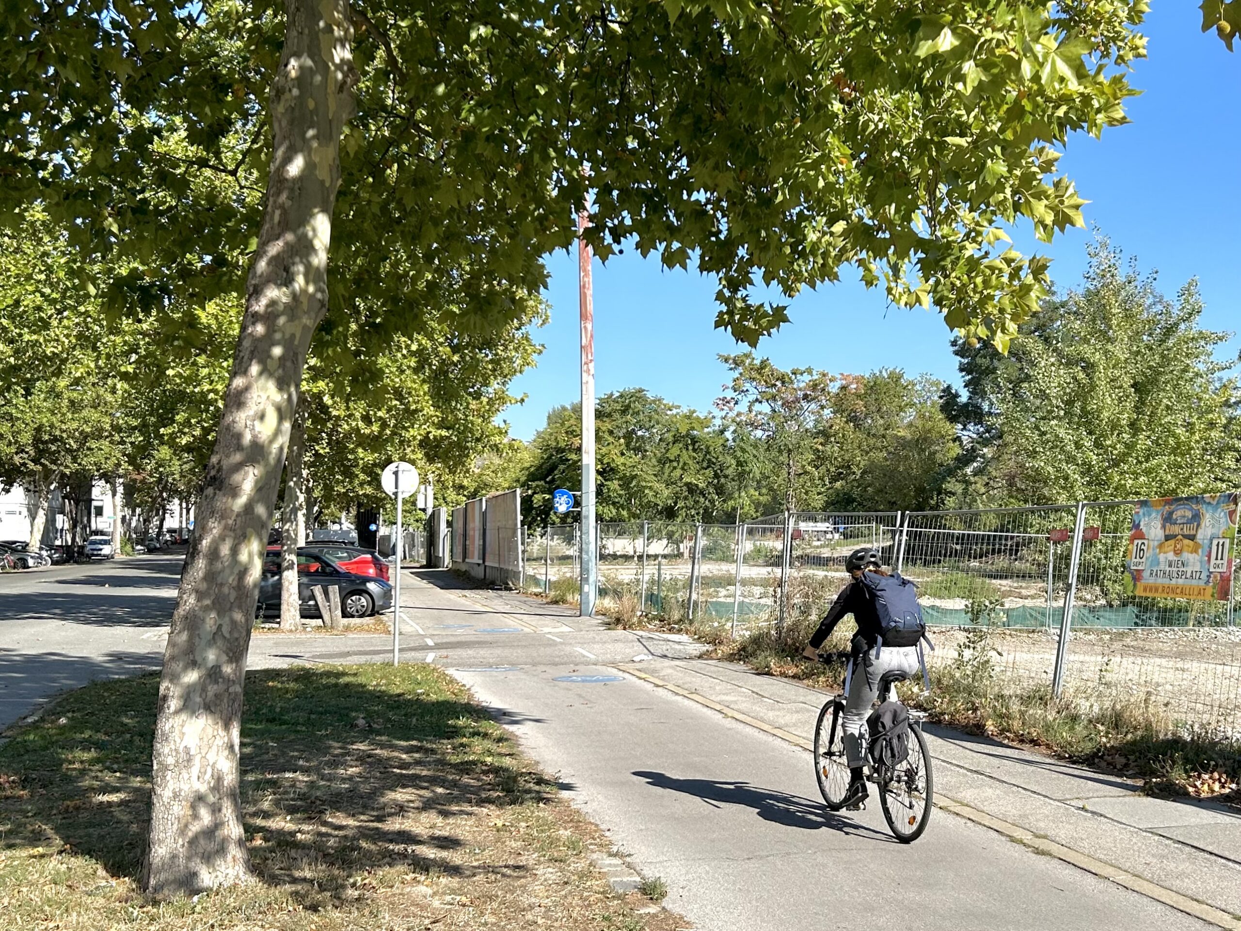 Der Radweg in der Innstraße und der Platz für den neuen Mistplatz